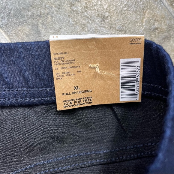 R1893 Roebuck & Co. Skinniest Leg Legging - Picture 5 of 10